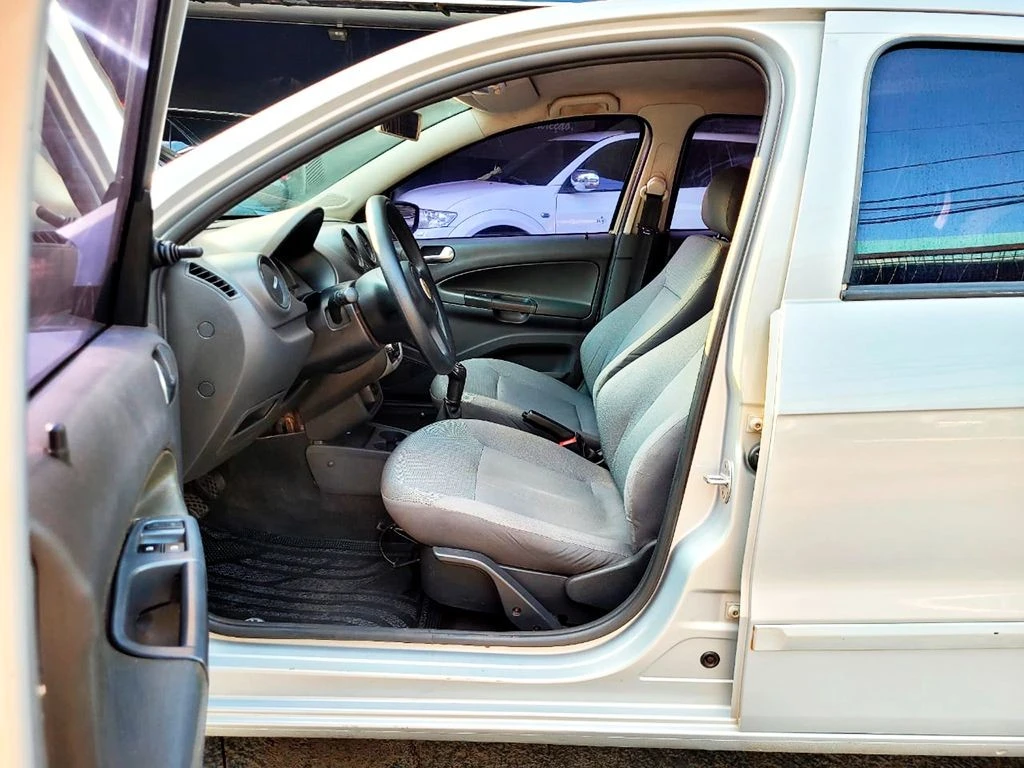 VOLKSWAGEN GOL