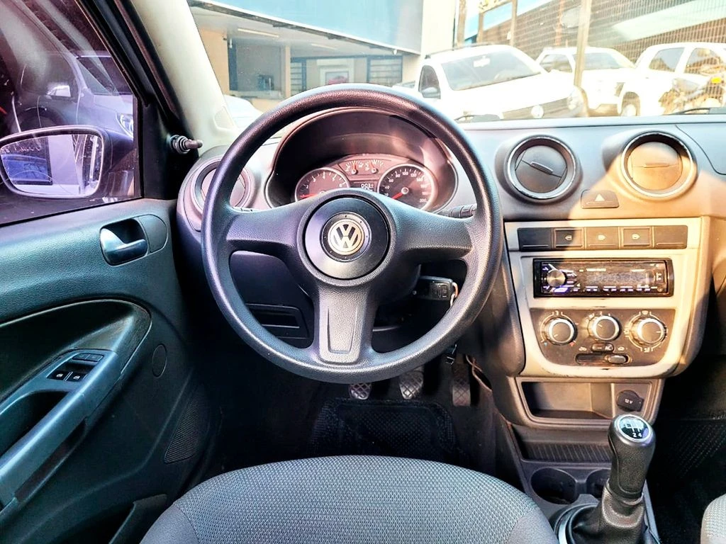 VOLKSWAGEN GOL