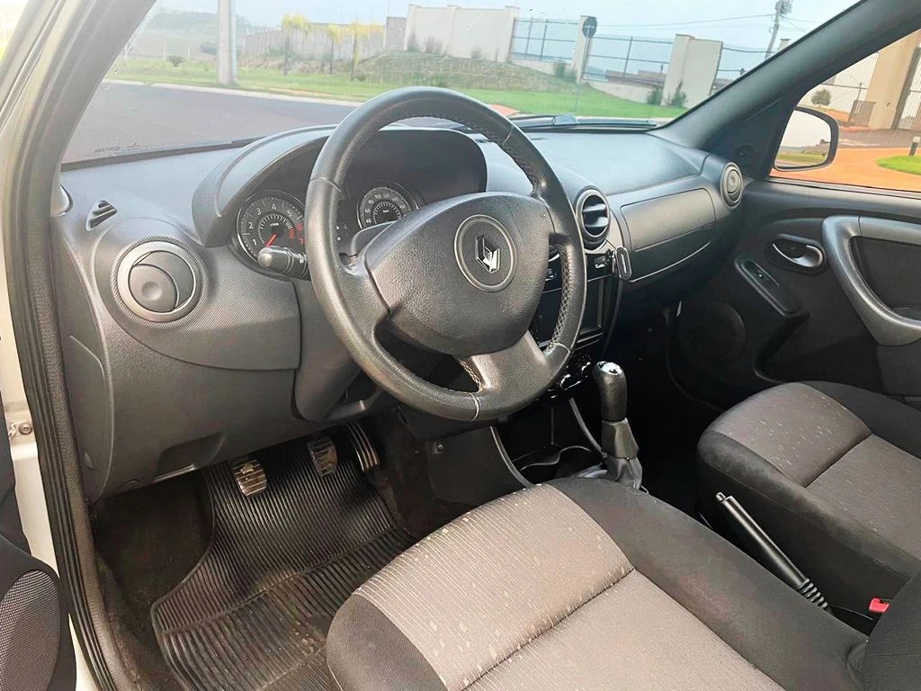 RENAULT LOGAN