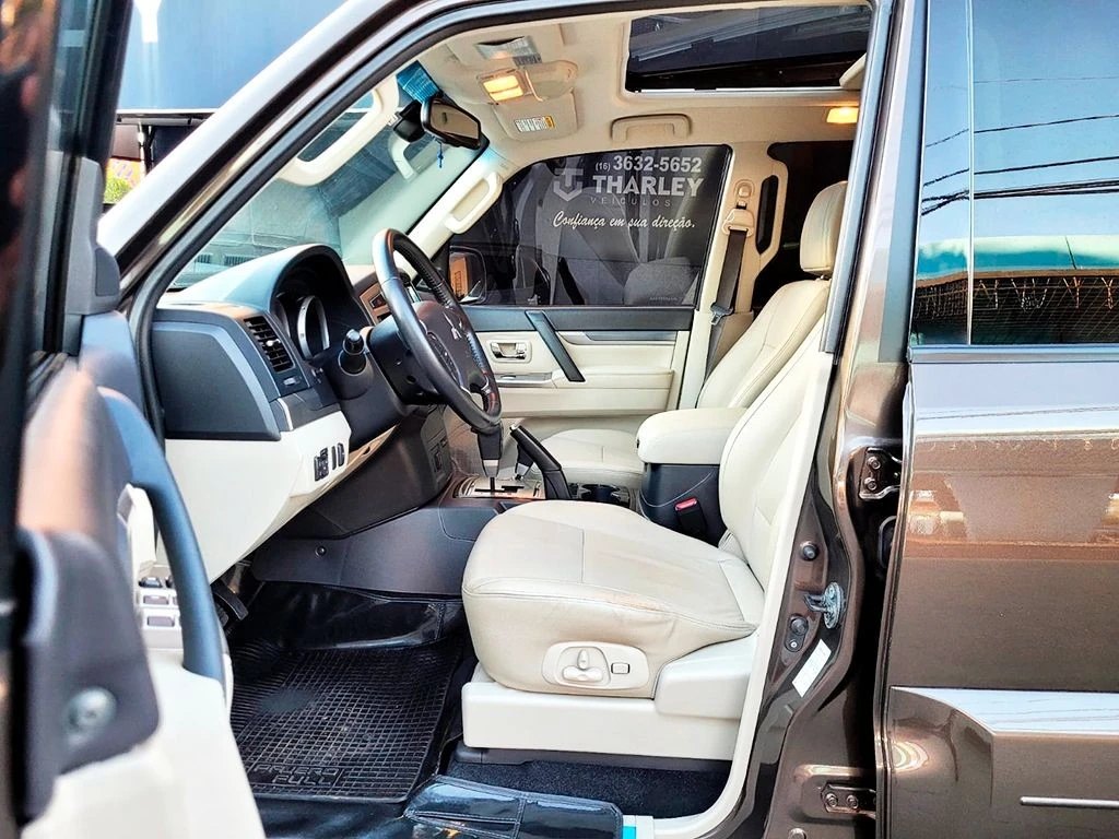 MITSUBISHI PAJERO FULL