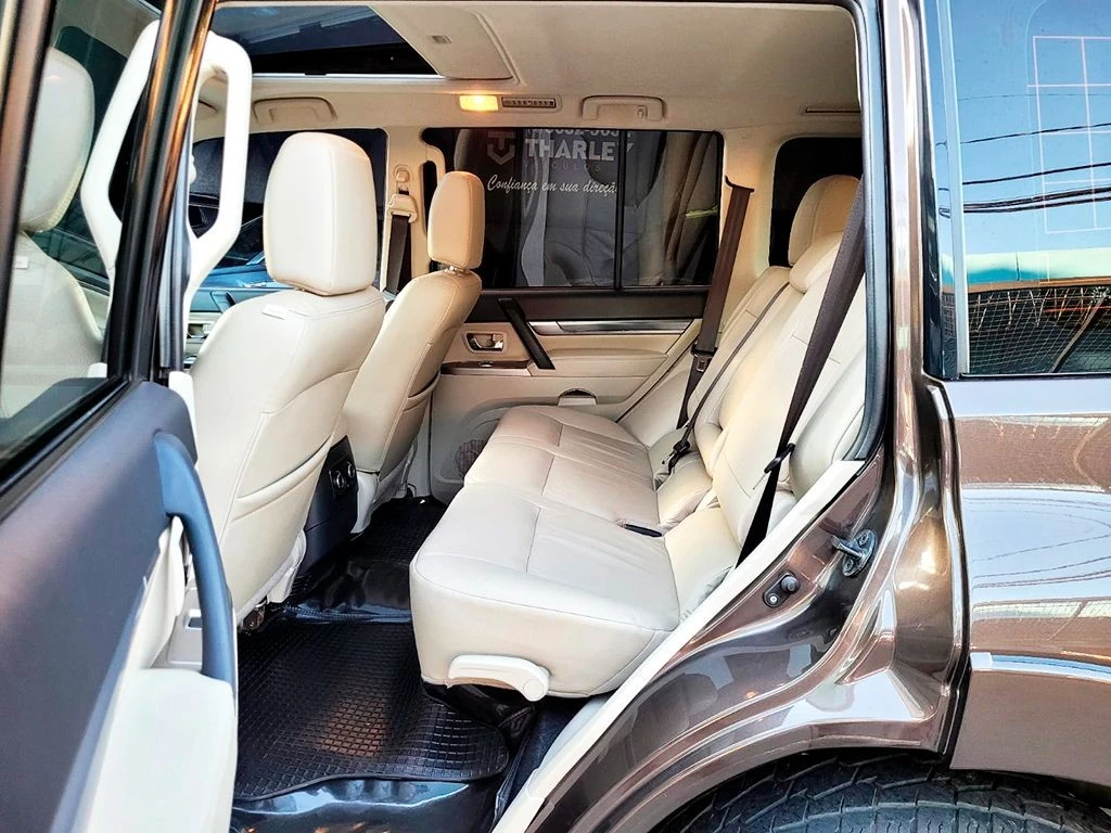 MITSUBISHI PAJERO FULL