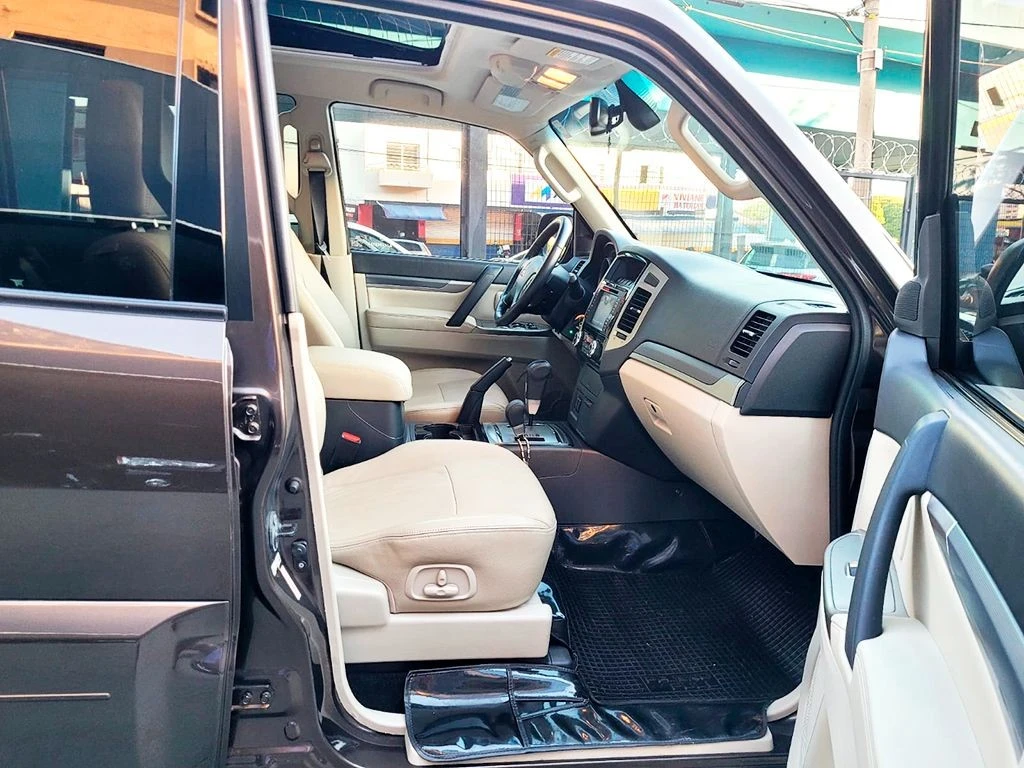 MITSUBISHI PAJERO FULL