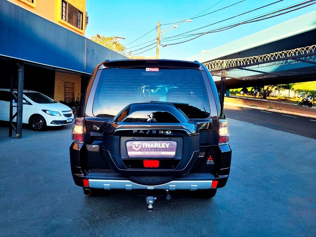 MITSUBISHI PAJERO FULL