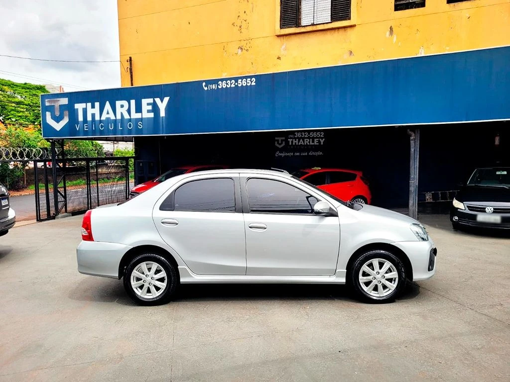 TOYOTA ETIOS