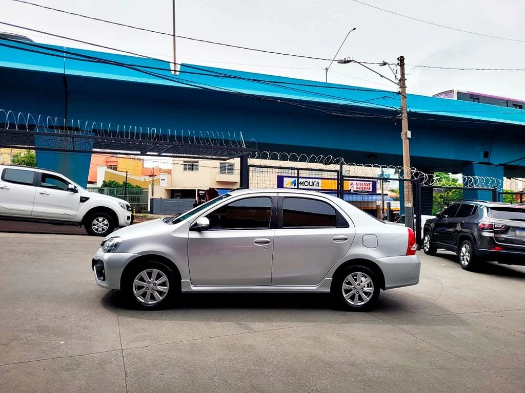 TOYOTA ETIOS