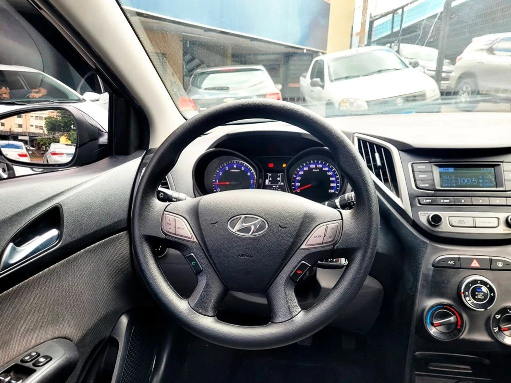 HYUNDAI HB20S