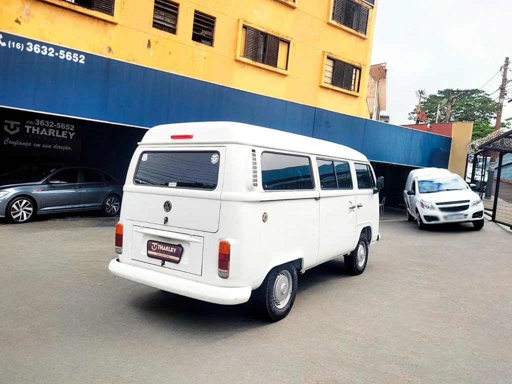 VOLKSWAGEN KOMBI