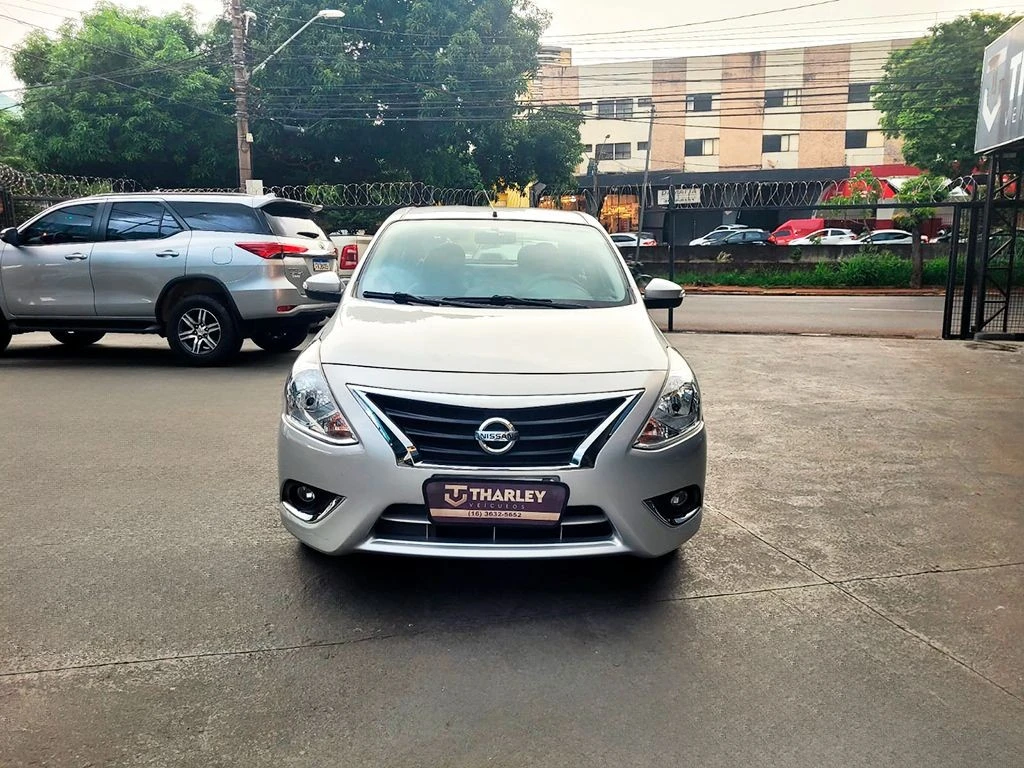 NISSAN VERSA