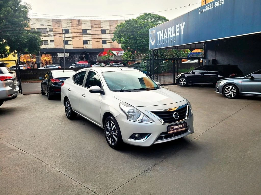 NISSAN VERSA