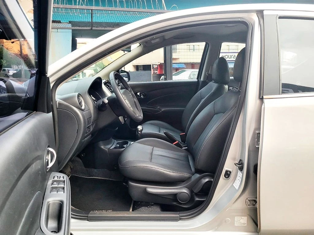 NISSAN VERSA