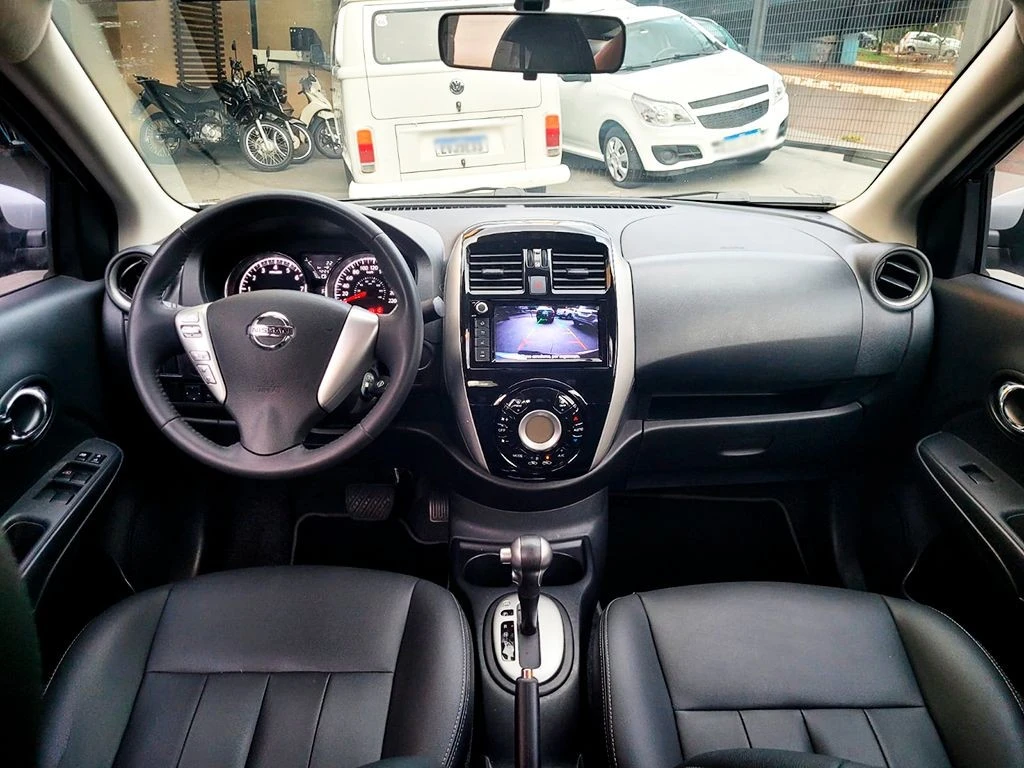 NISSAN VERSA