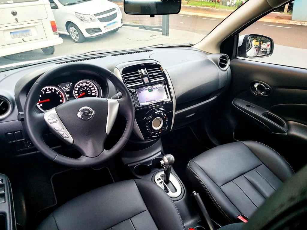 NISSAN VERSA
