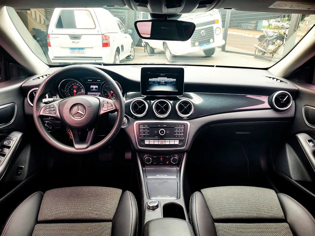 MERCEDES-BENZ CLA 180