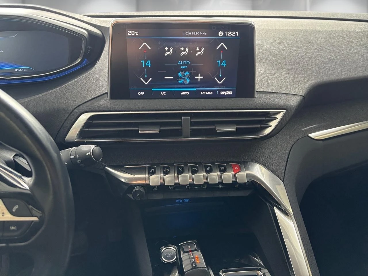 PEUGEOT 3008