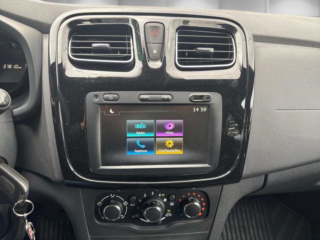 RENAULT LOGAN