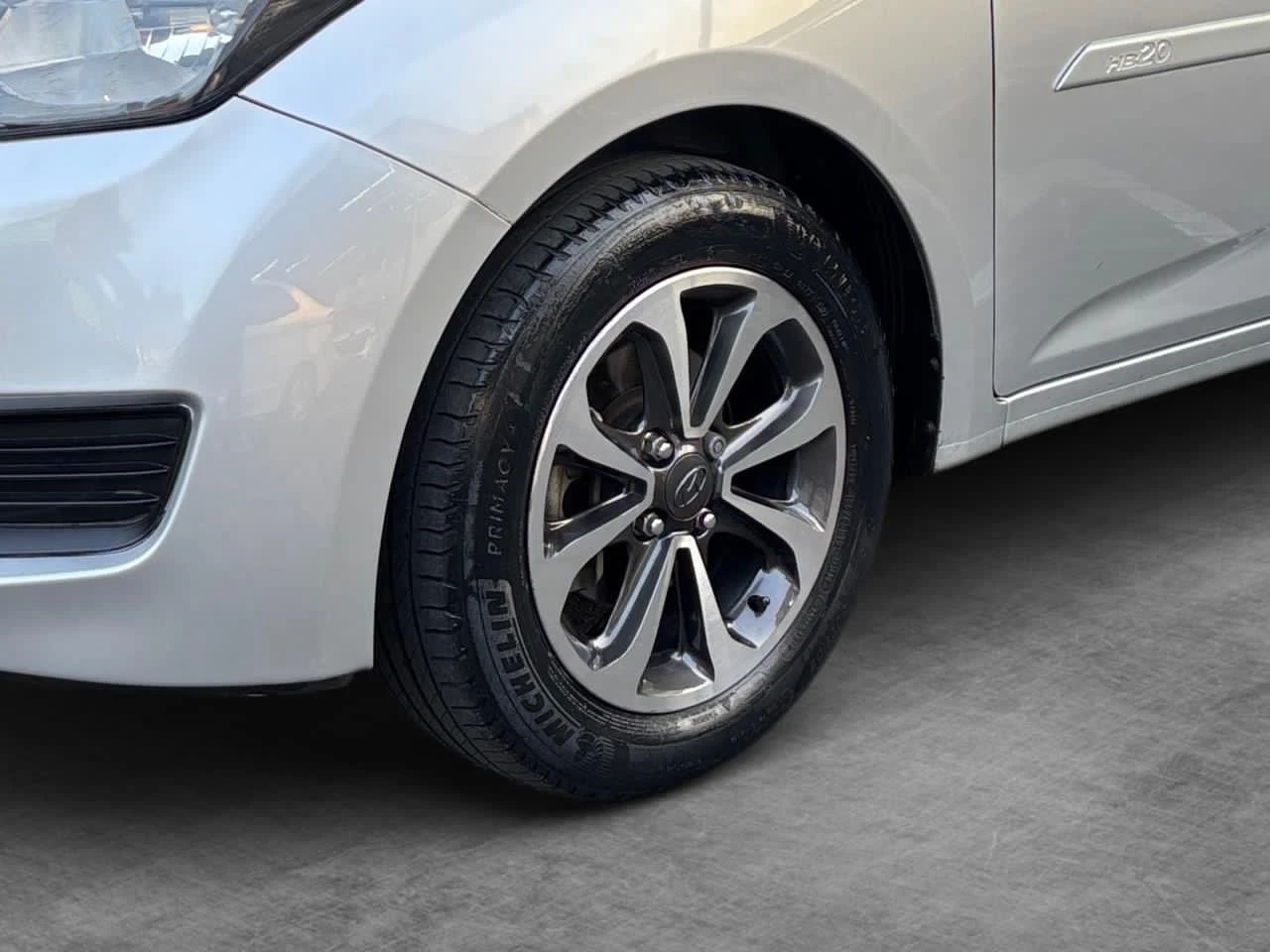 HYUNDAI HB20