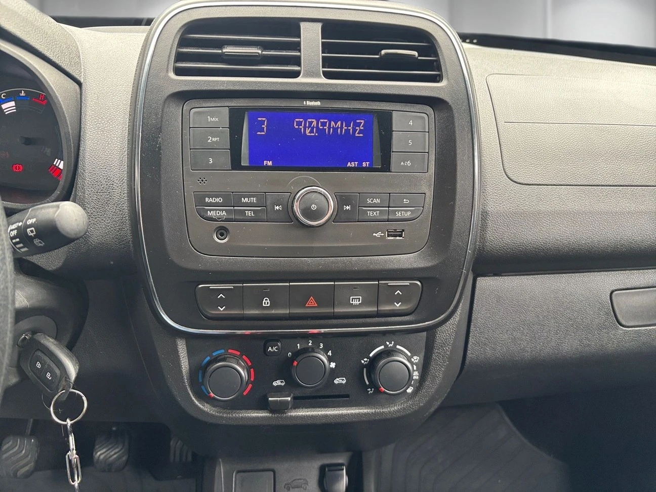 RENAULT KWID