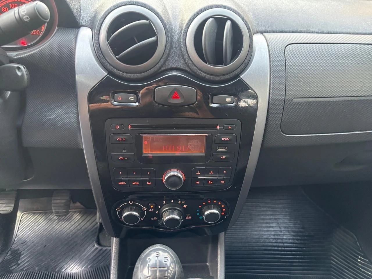 RENAULT SANDERO