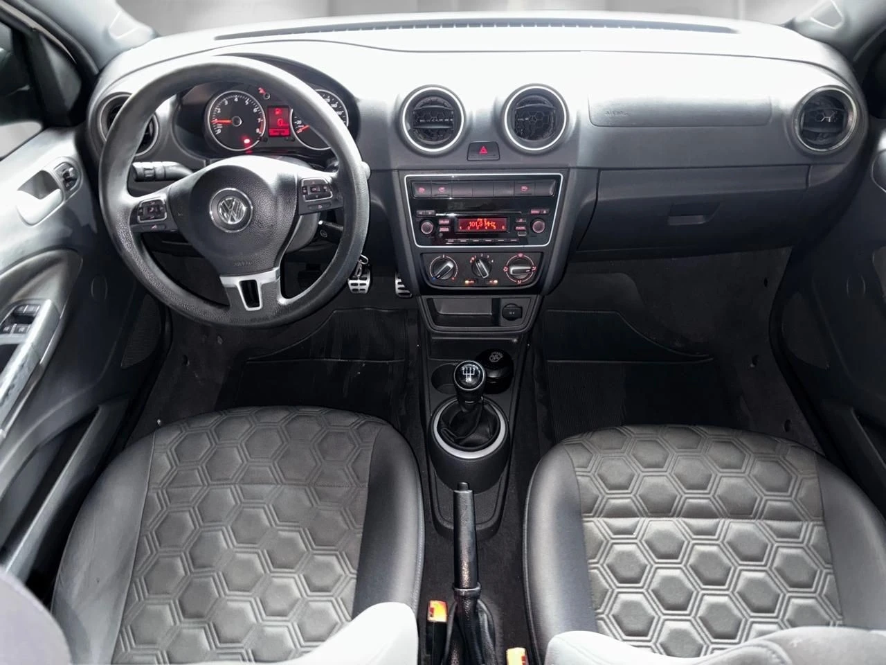VOLKSWAGEN VOYAGE