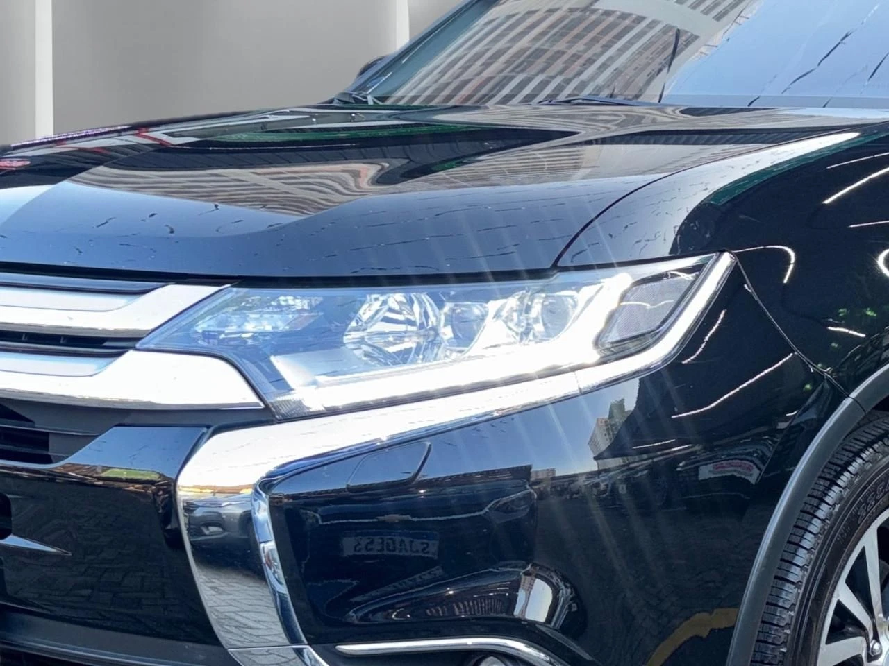 MITSUBISHI OUTLANDER