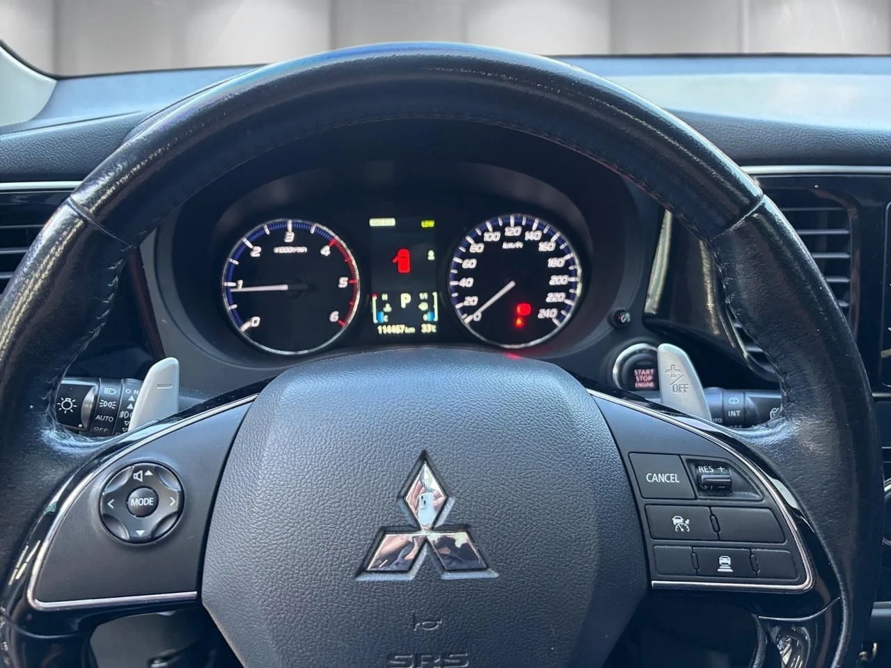 MITSUBISHI OUTLANDER