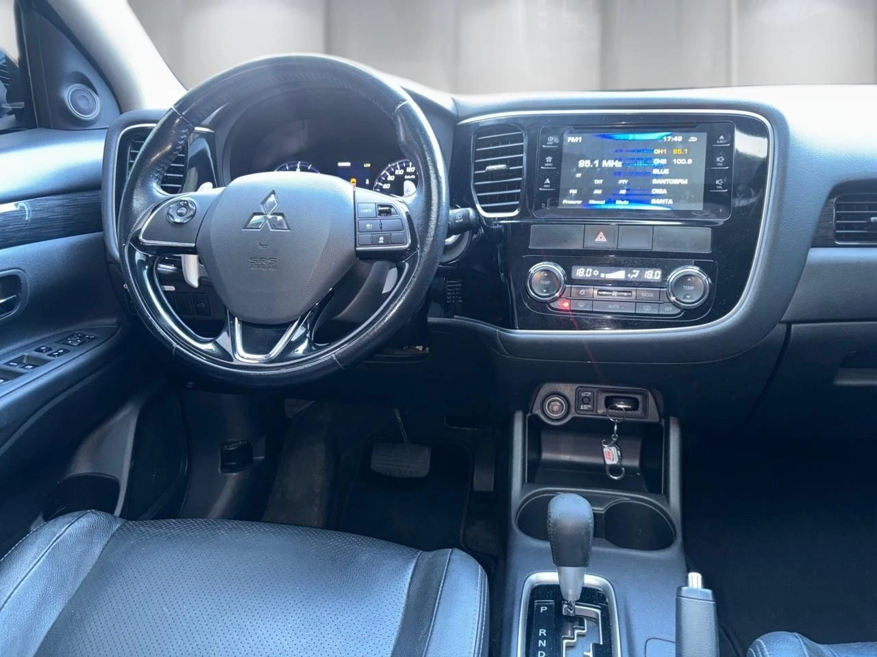 MITSUBISHI OUTLANDER