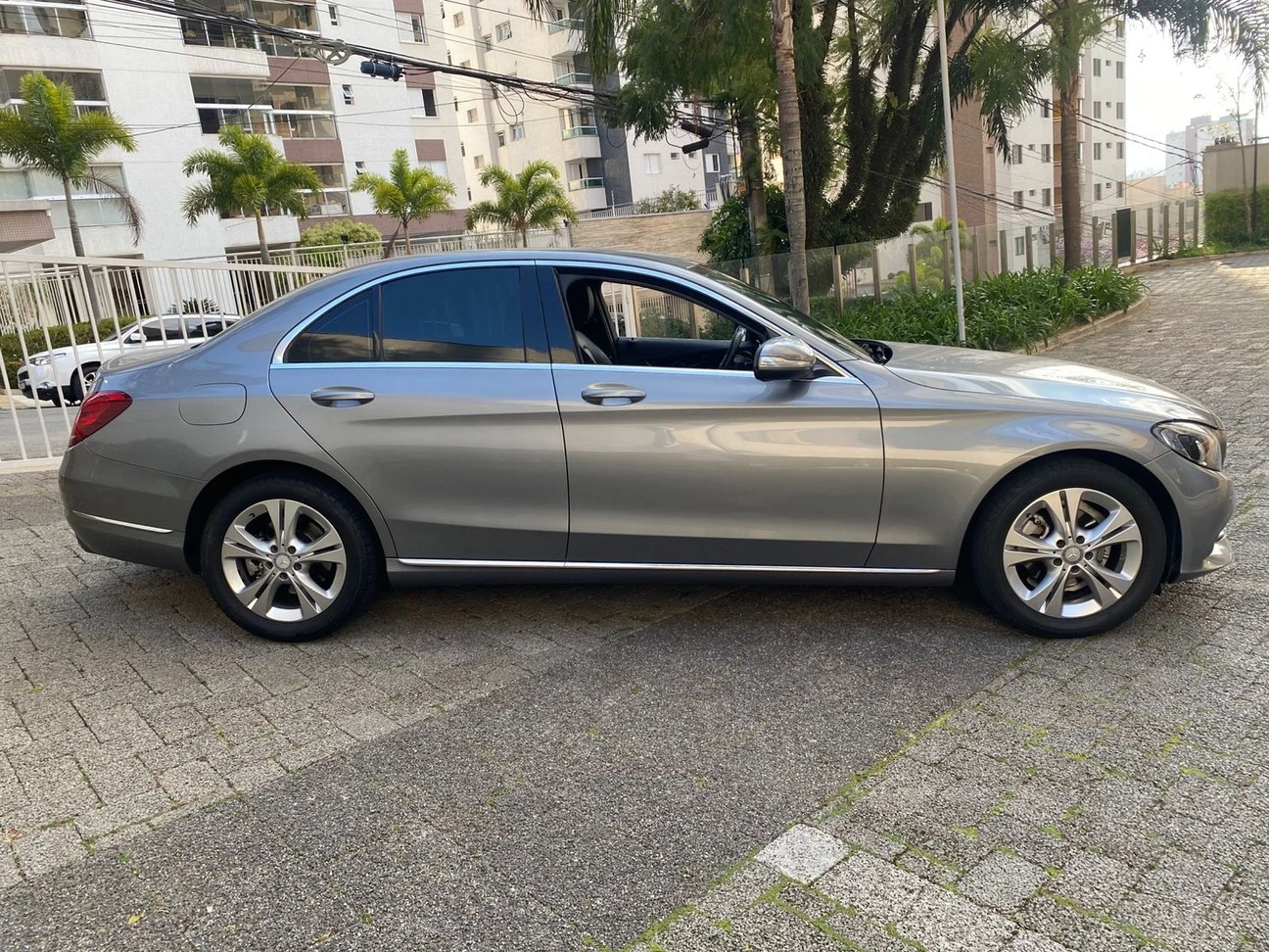 MERCEDES-BENZ C 180