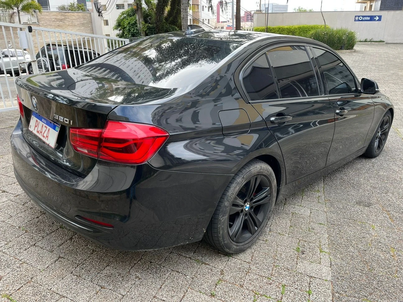 BMW 320I