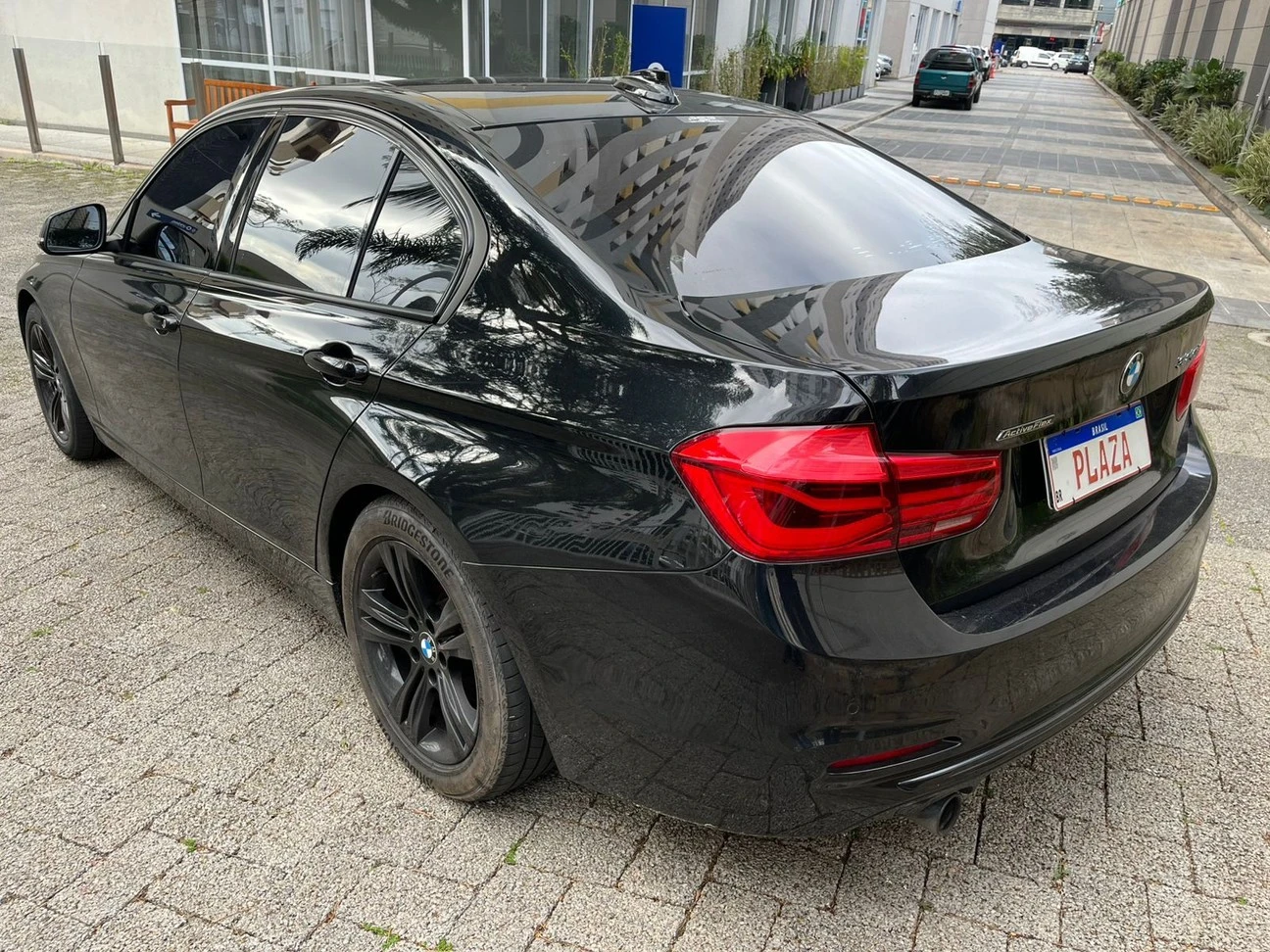 BMW 320I
