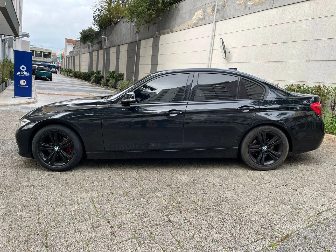 BMW 320I