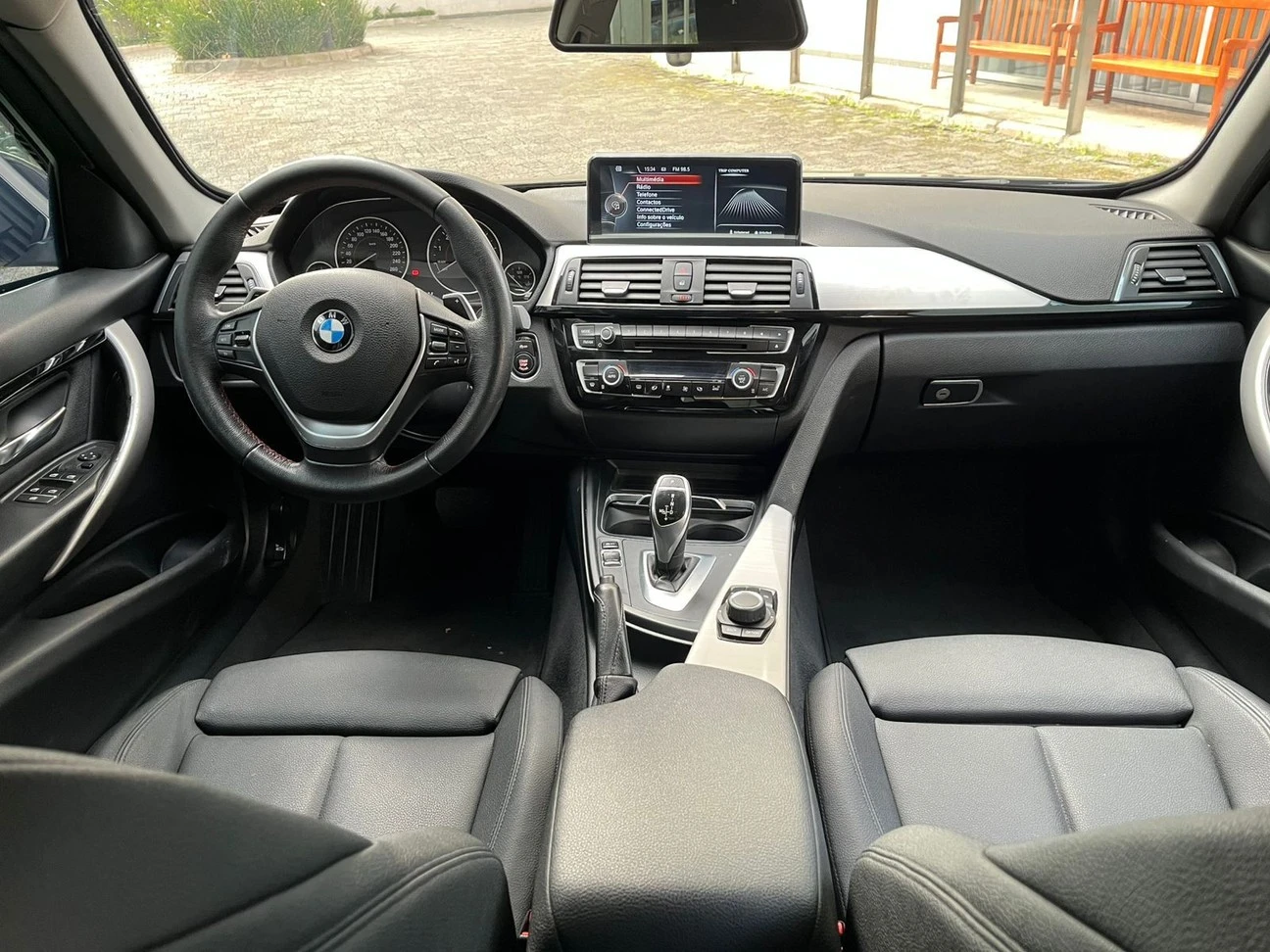 BMW 320I