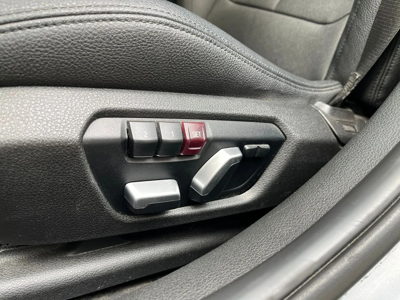 BMW 320I