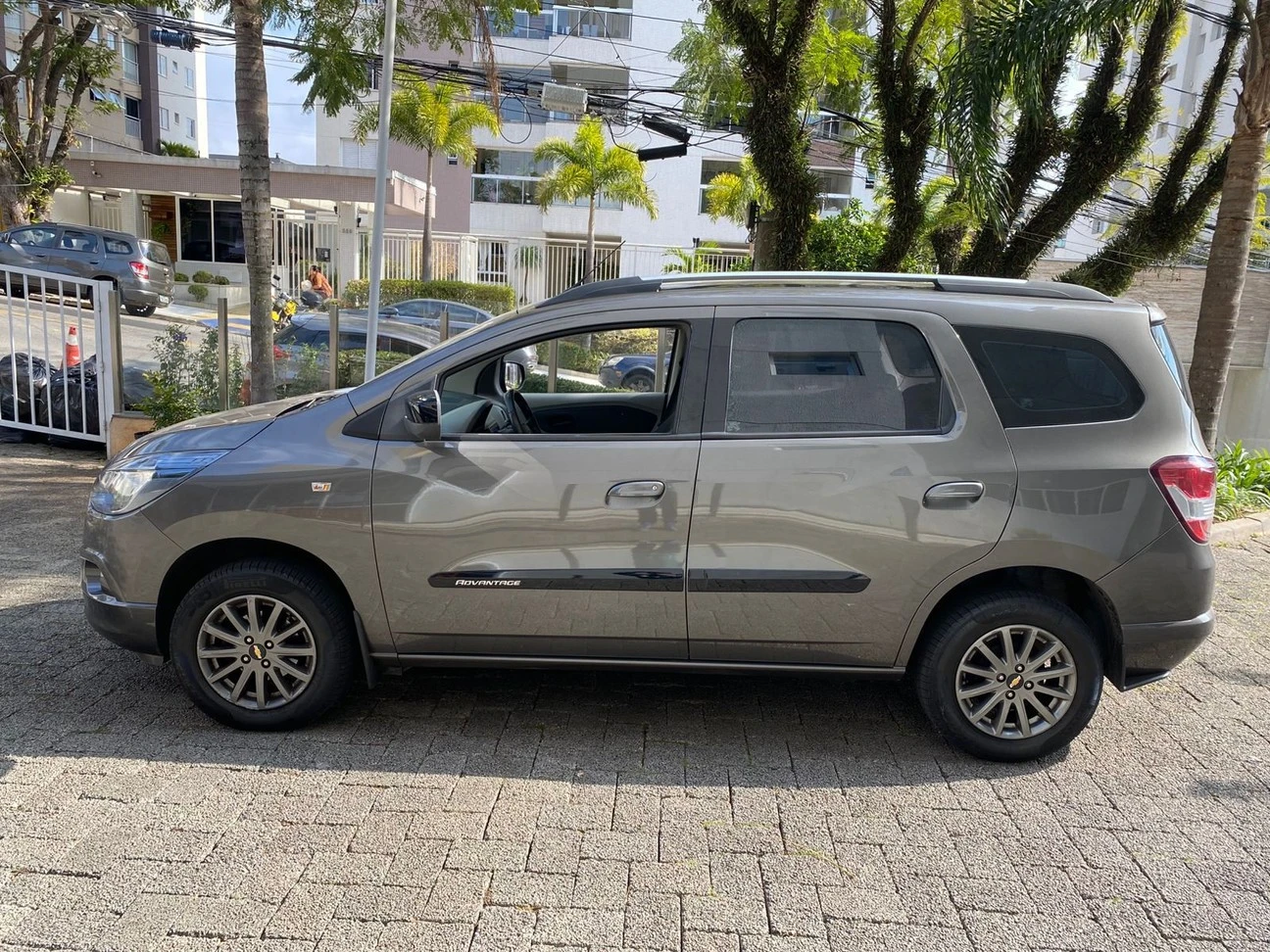 CHEVROLET SPIN