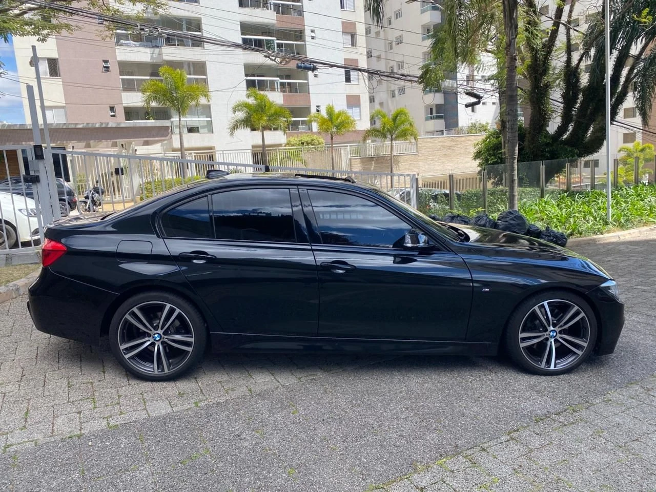 BMW 328I