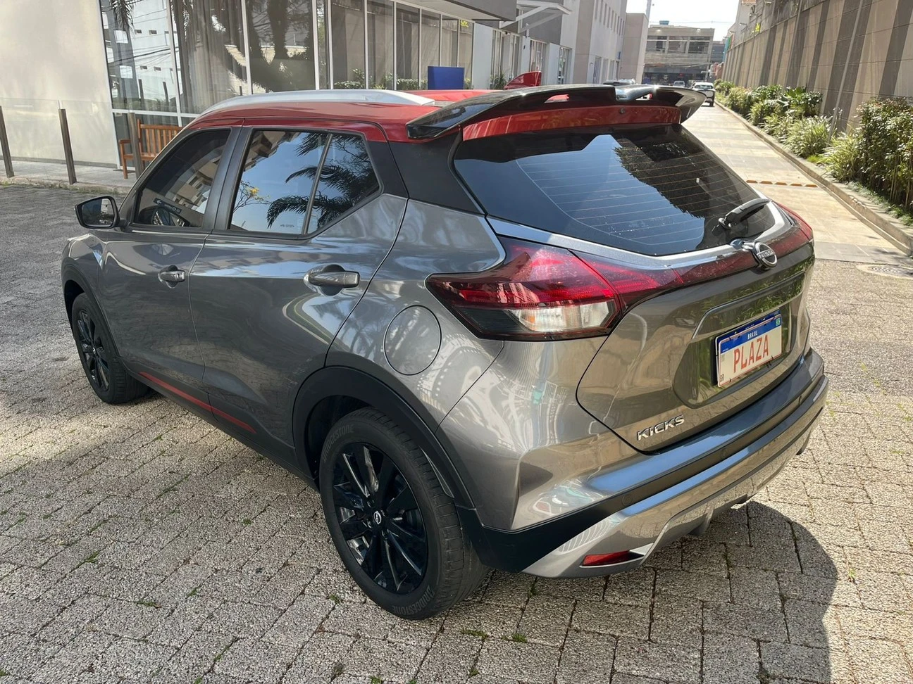 NISSAN KICKS