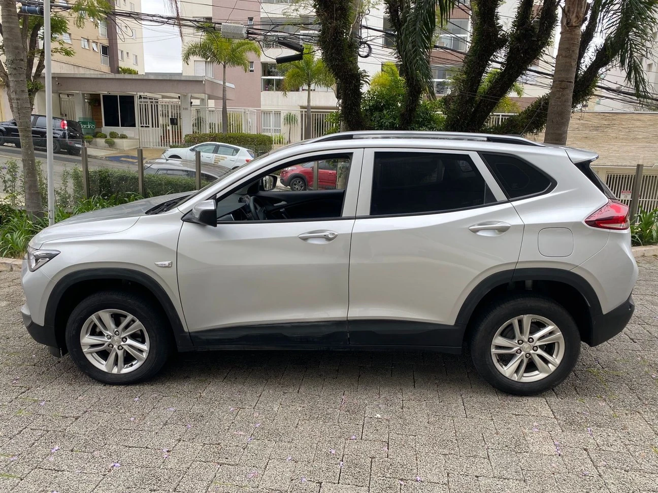 CHEVROLET TRACKER