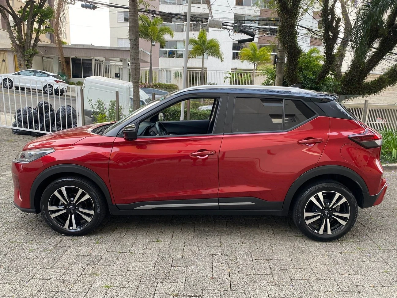 NISSAN KICKS