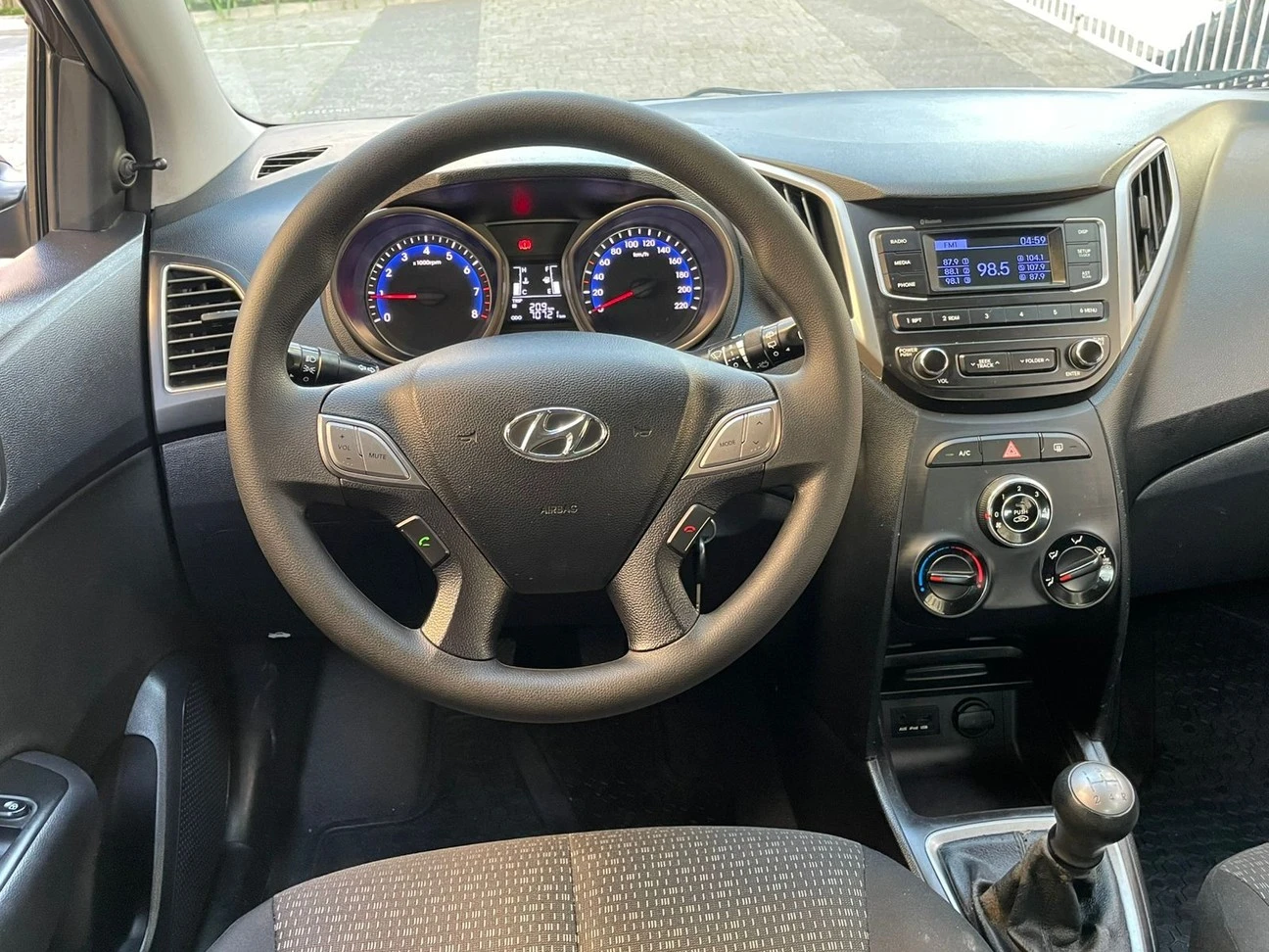 HYUNDAI HB20