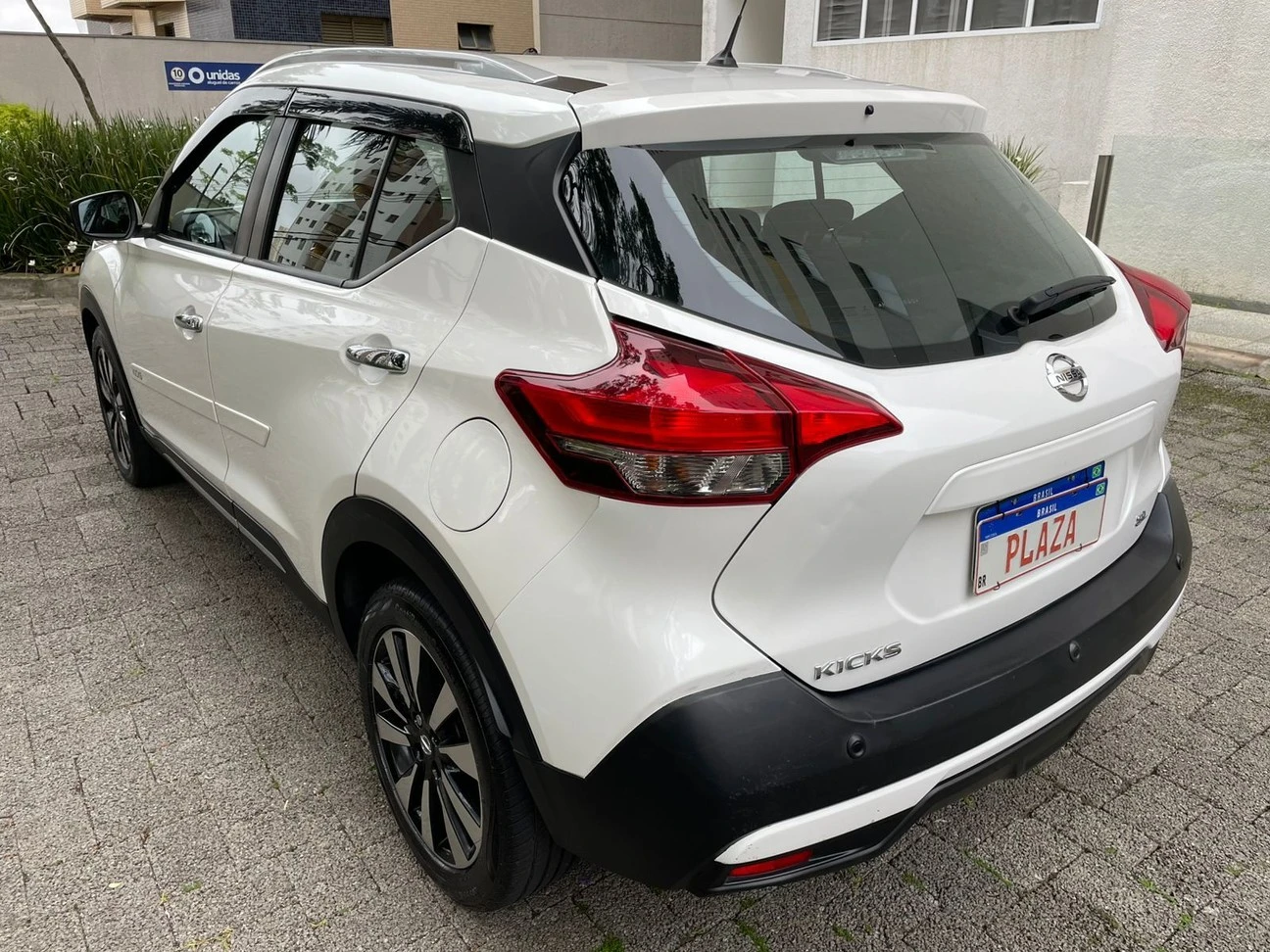 NISSAN KICKS