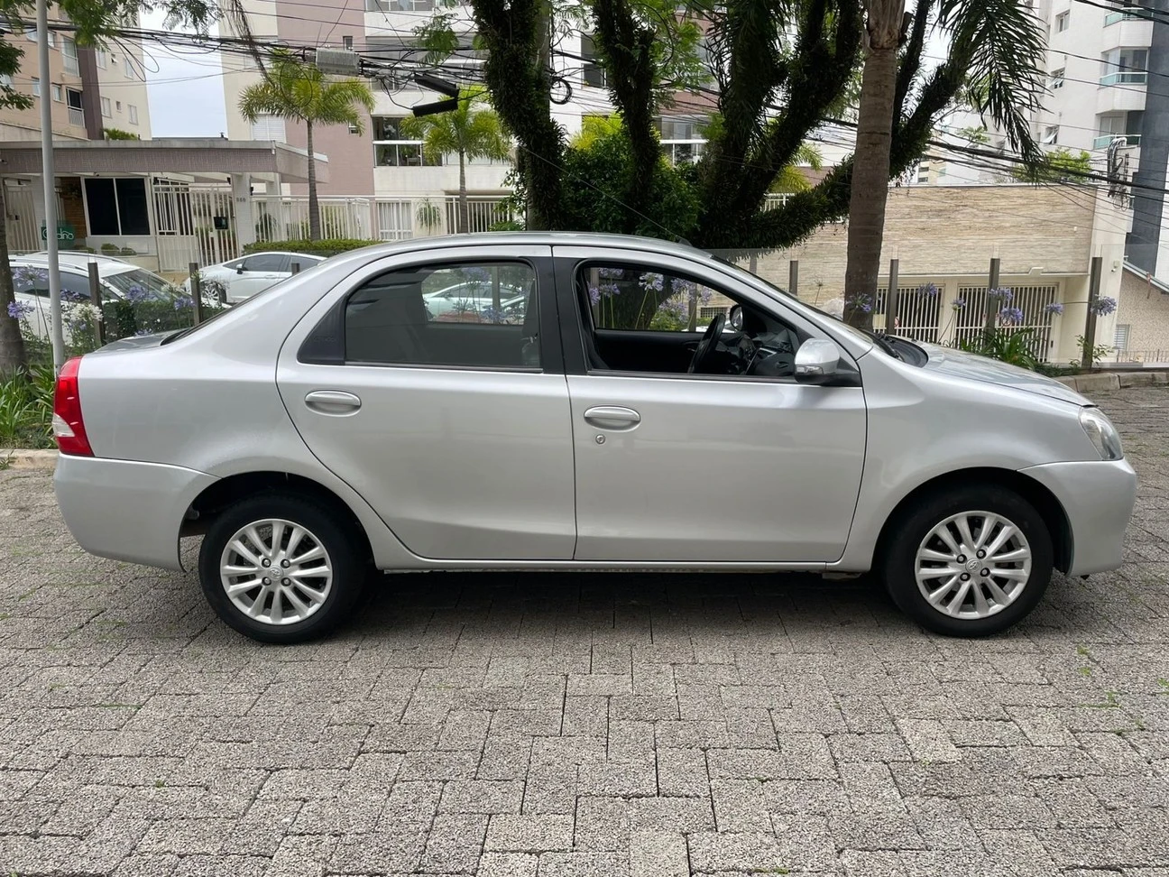 TOYOTA ETIOS