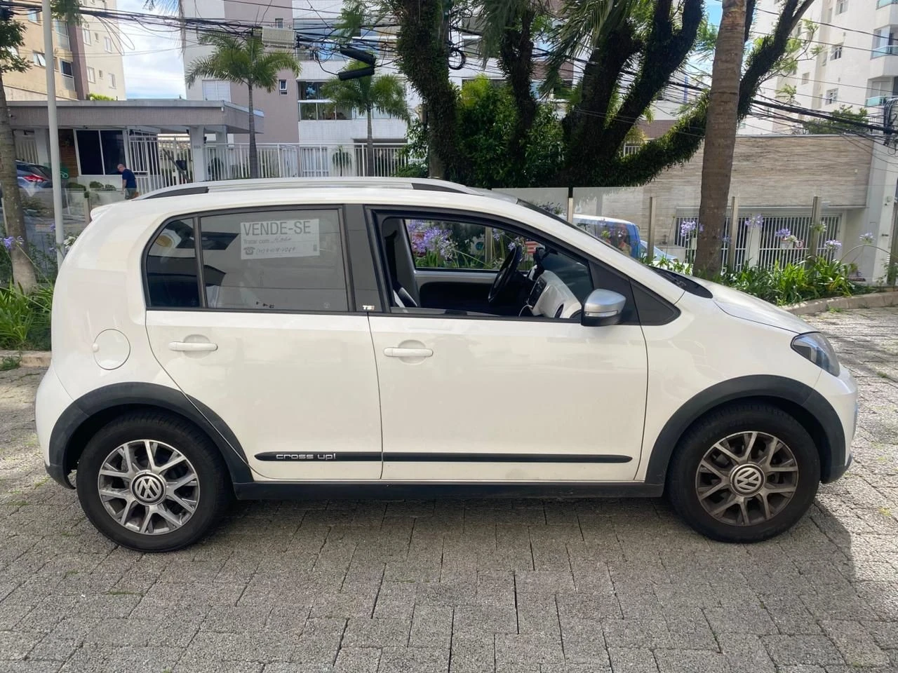 VOLKSWAGEN CROSS UP