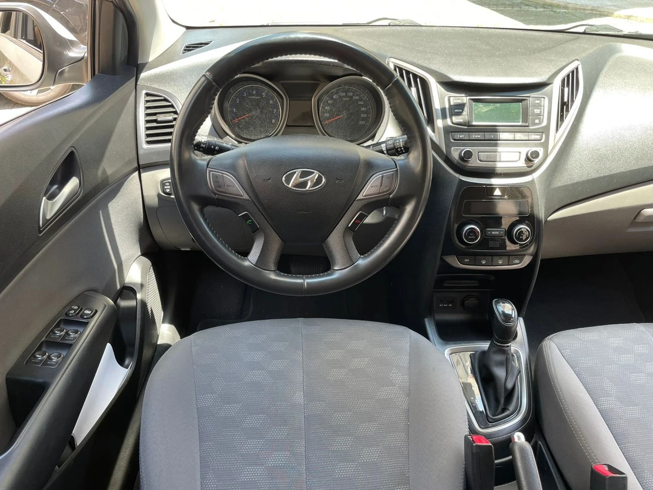 HYUNDAI HB20S