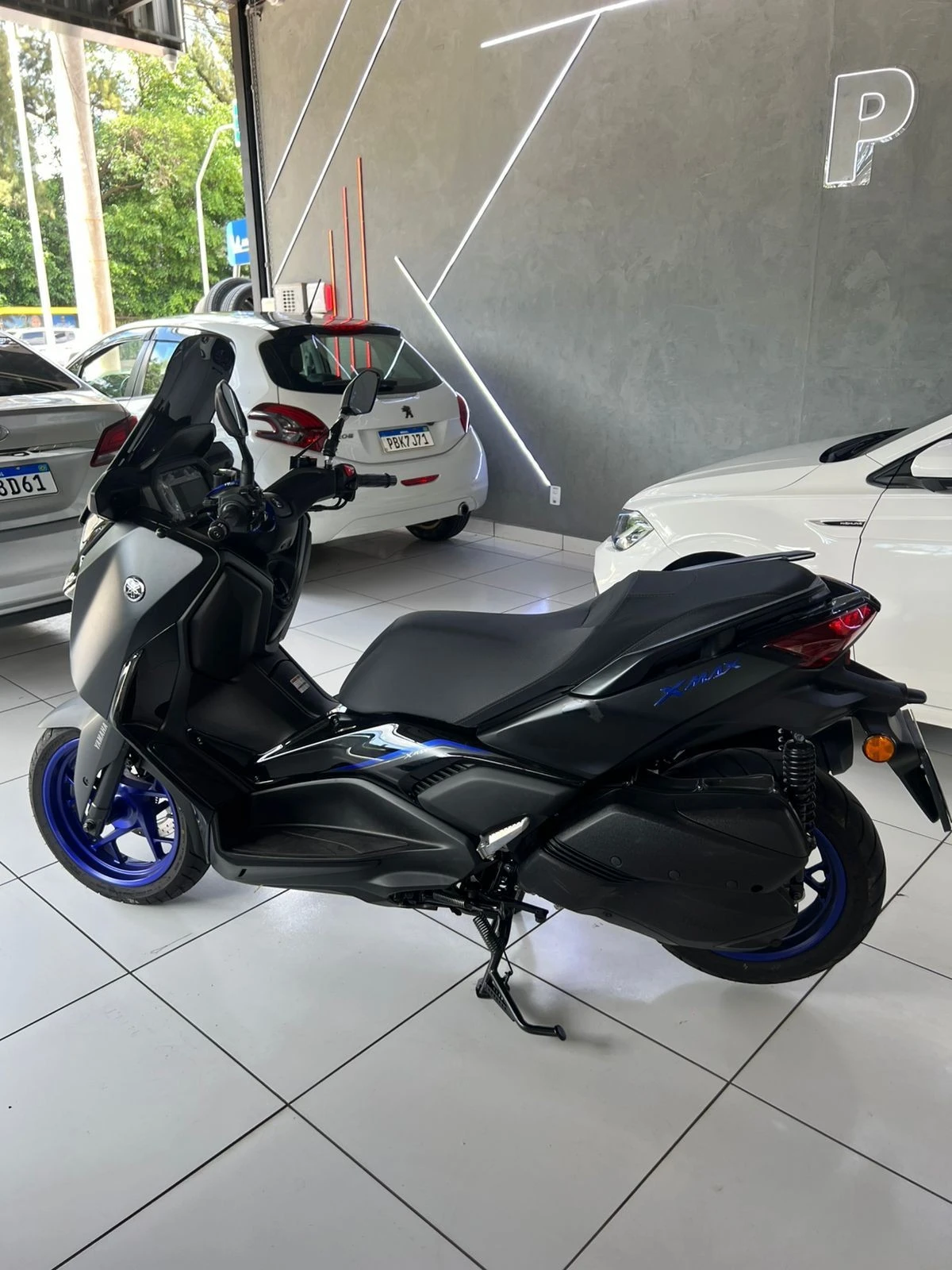 YAMAHA XMAX 300 CONNECTED ABS