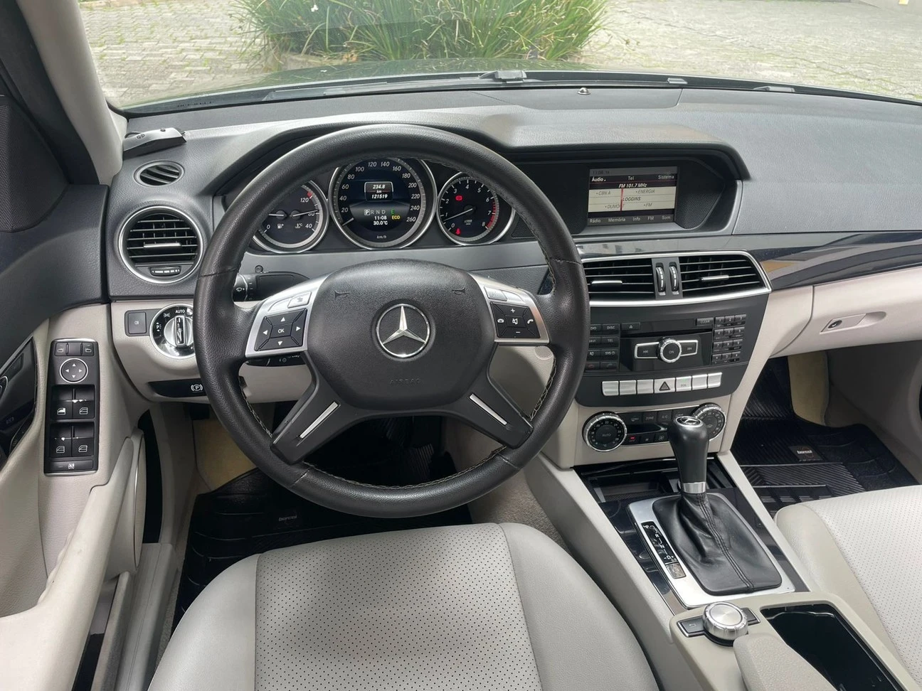 MERCEDES-BENZ C 180
