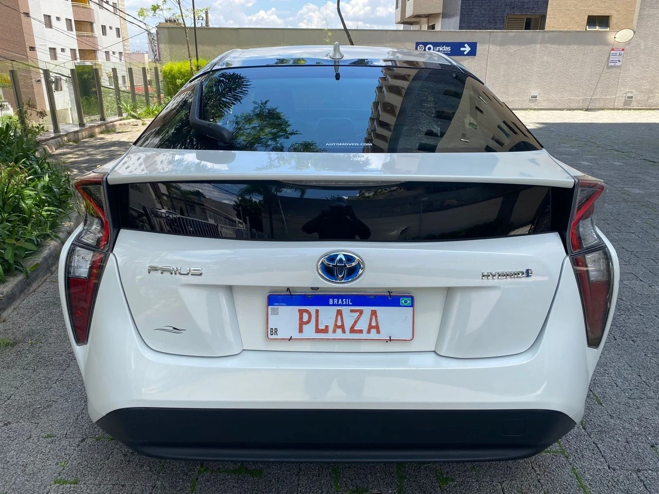 TOYOTA PRIUS