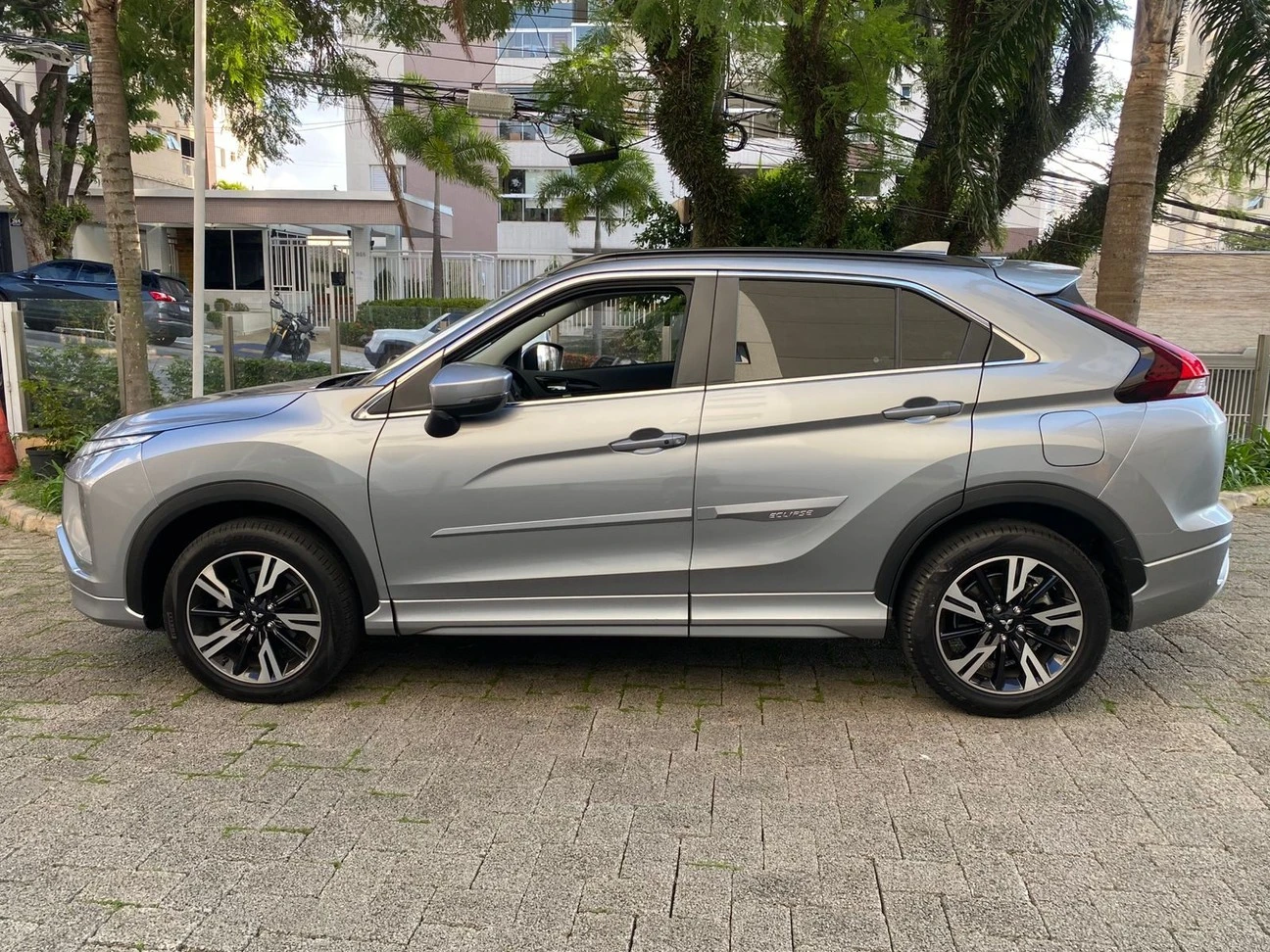 MITSUBISHI ECLIPSE CROSS
