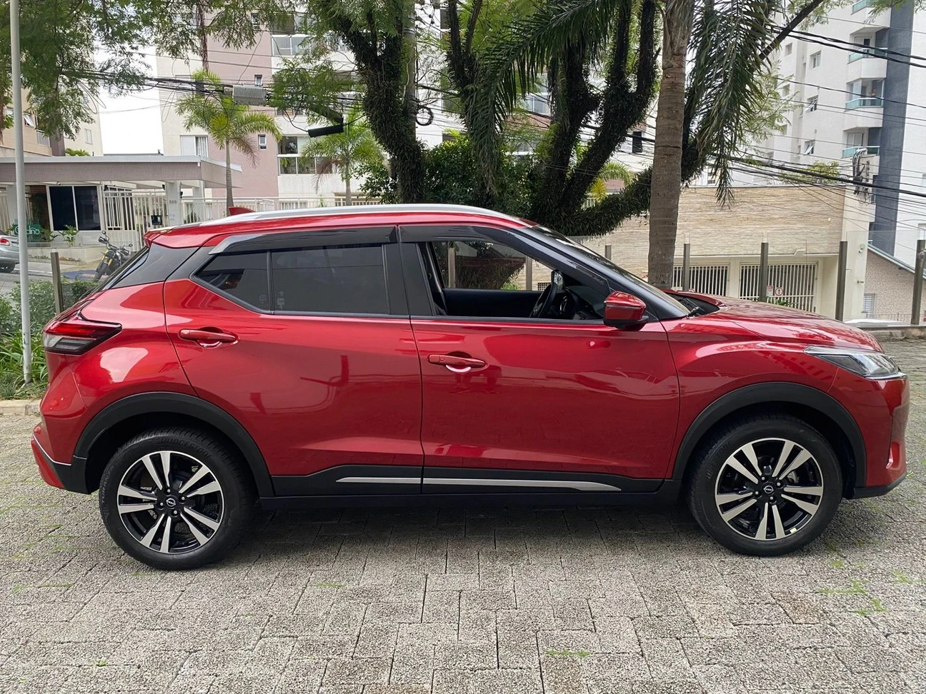 NISSAN KICKS