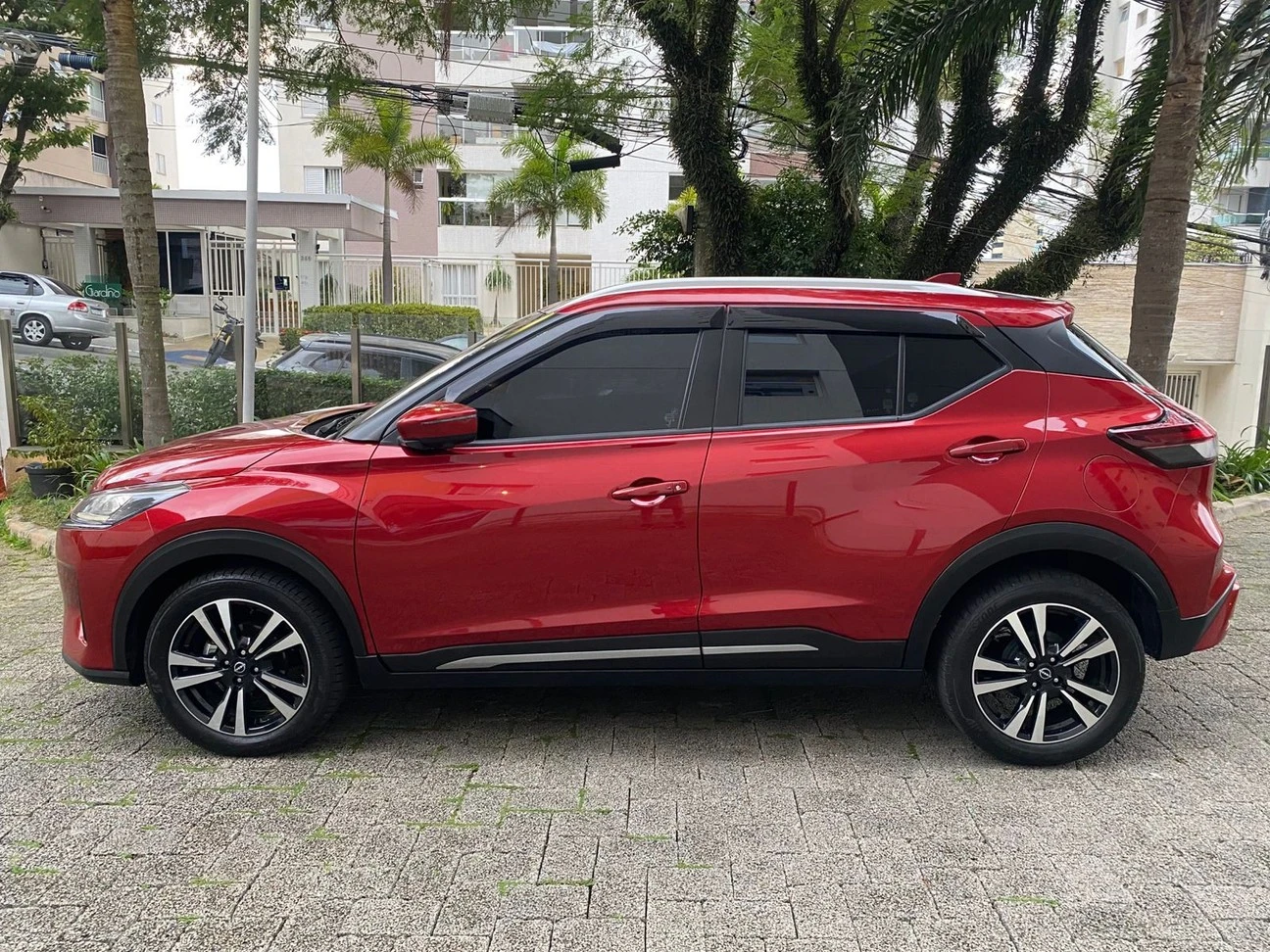 NISSAN KICKS