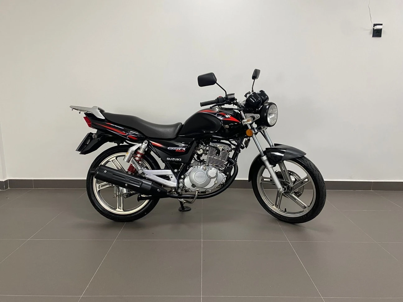 SUZUKI GSR 150I