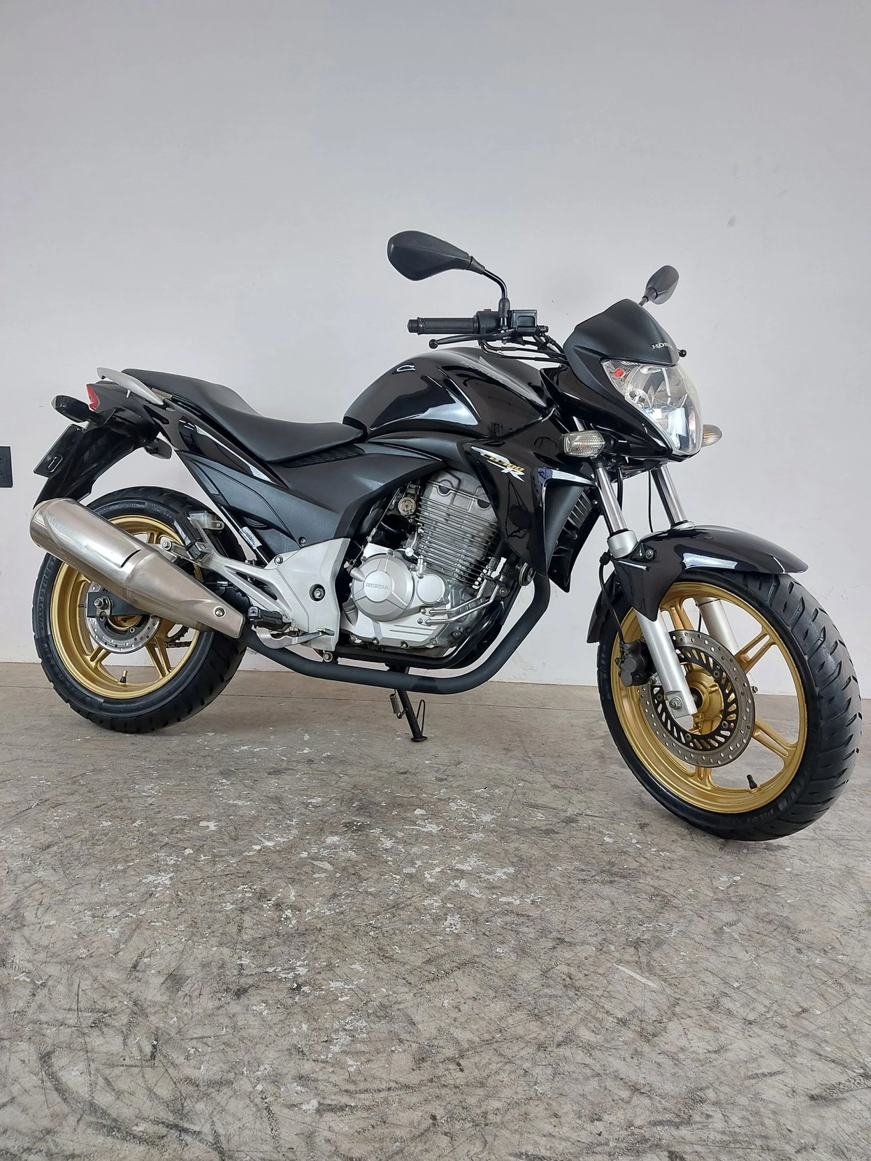 HONDA CB 300R